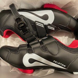 NEW IN BOX WOMENS PELOTON BIKE CYCLING SHOES